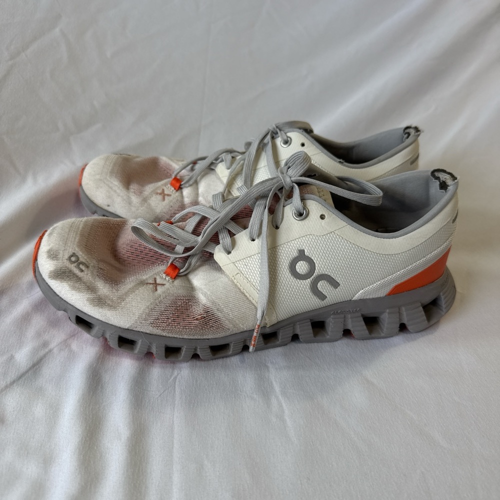 On Cloud Cloud X White and Gray Running Shoes with Orange Detail